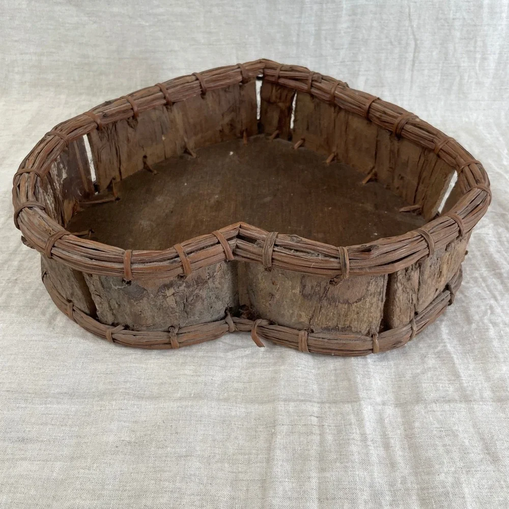 Vintage Heart Shaped Bark Basket Rustic Entryway Catchall Tray